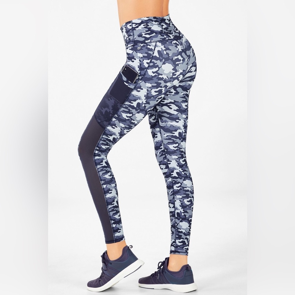 Fabletics PowerHold Navy Camo High-Waisted Legging size XXS workout athleisure